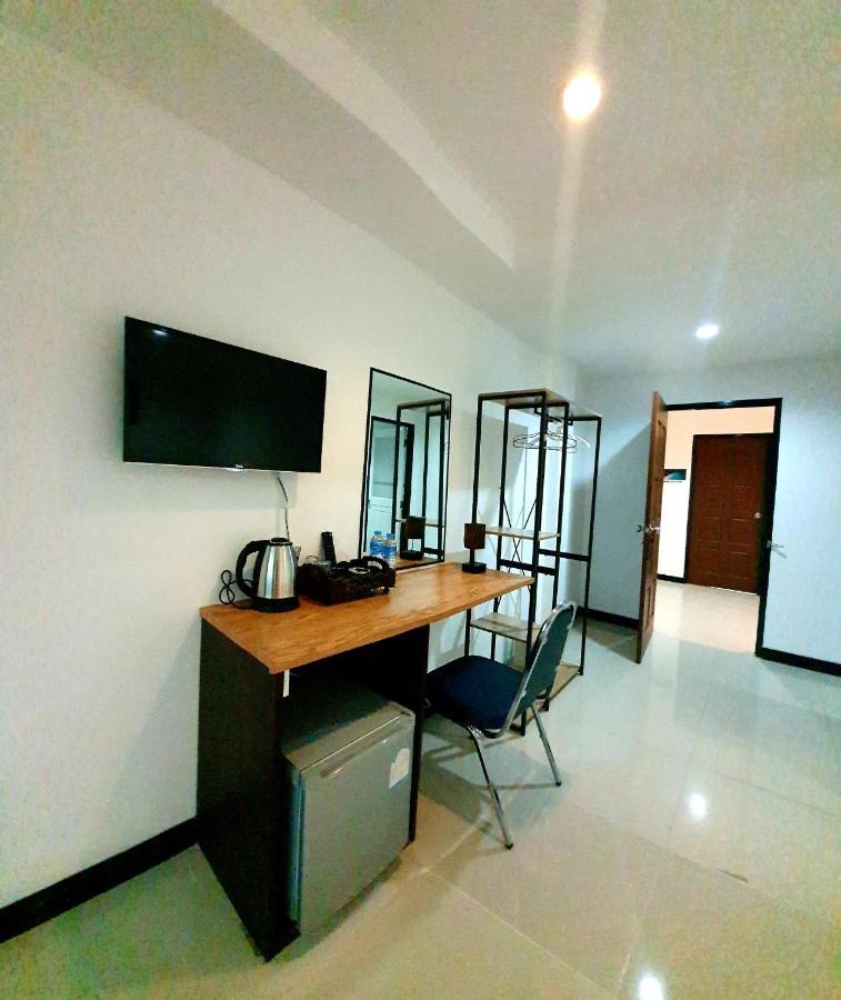 At Home Hotel Patong Exterior photo