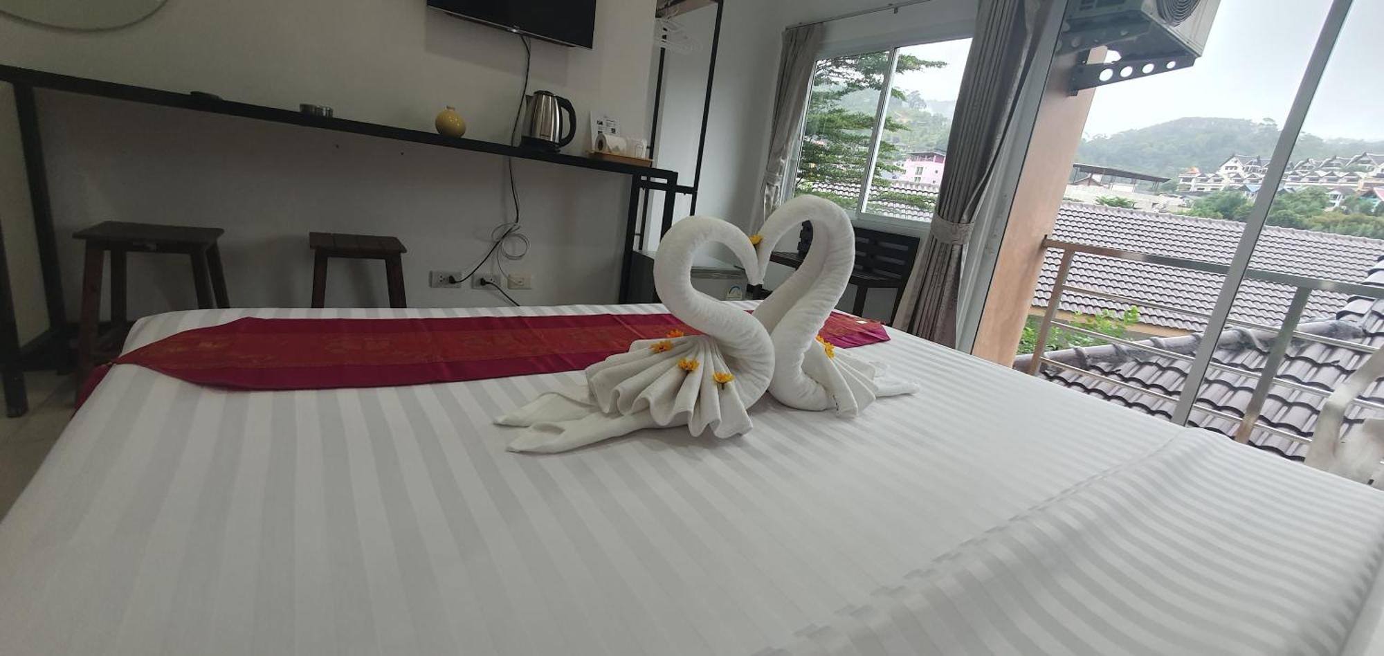At Home Hotel Patong Exterior photo