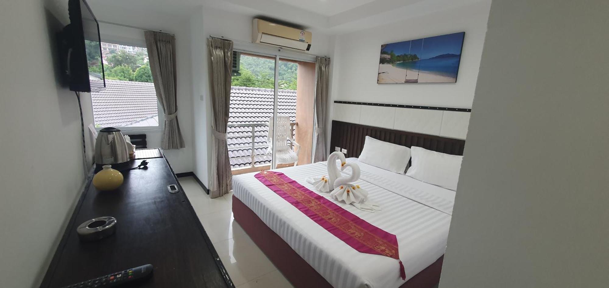 At Home Hotel Patong Exterior photo