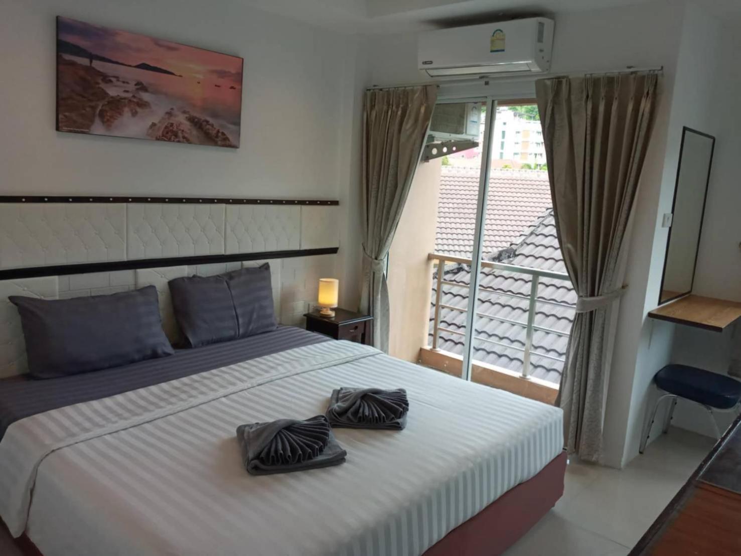At Home Hotel Patong Exterior photo